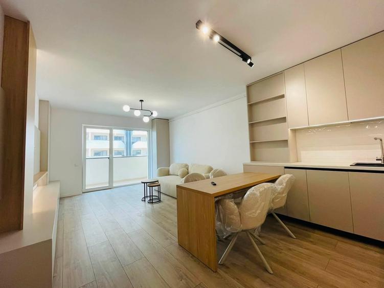 Apartament cu 2 camere semidecomandat, mobilat în Florești