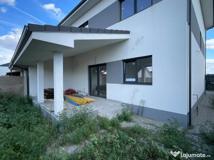 Casă cu 4 camere cu Teren 298 Mp în Urseni