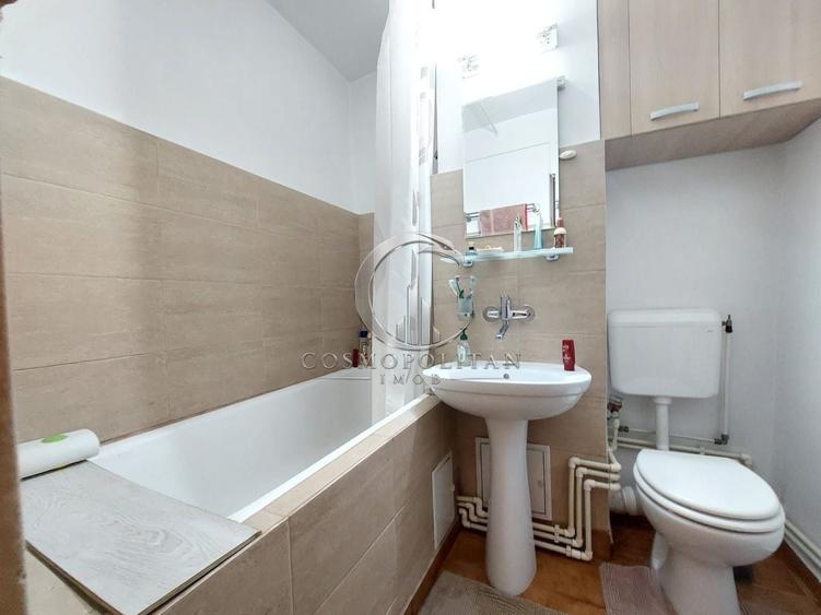 Apartament cu 3 camere decomandat în Unirii Centru