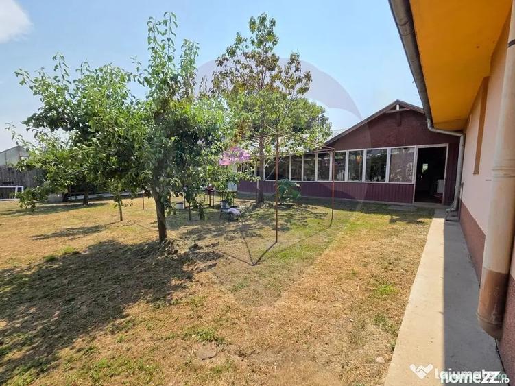 Casă cu 4 camere cu Teren 3405 Mp în Suraia