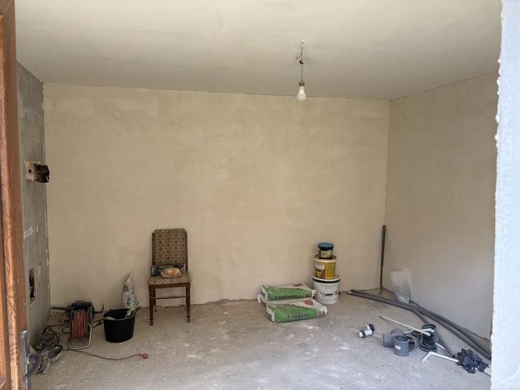 Casă cu 3 camere în Noua