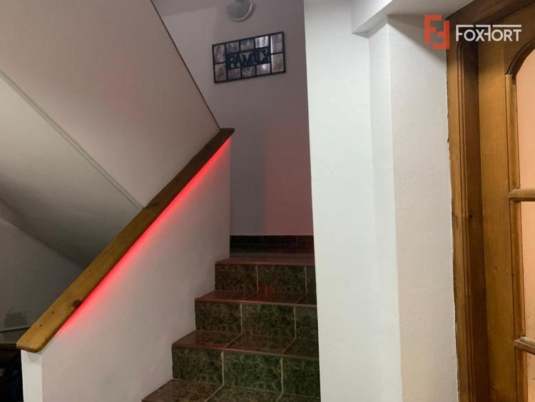 Casă individuală cu 6 camere cu Canalizare în Dâmbovița
