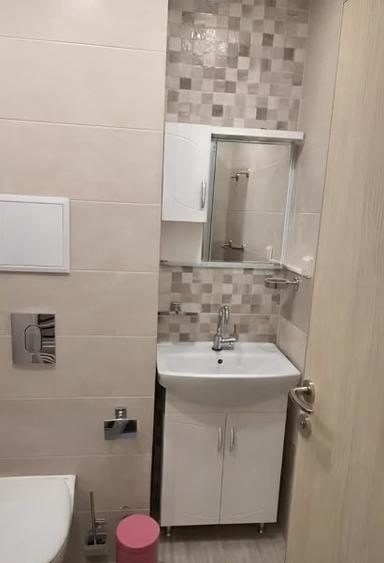 Garsonieră decomandată în Muncii