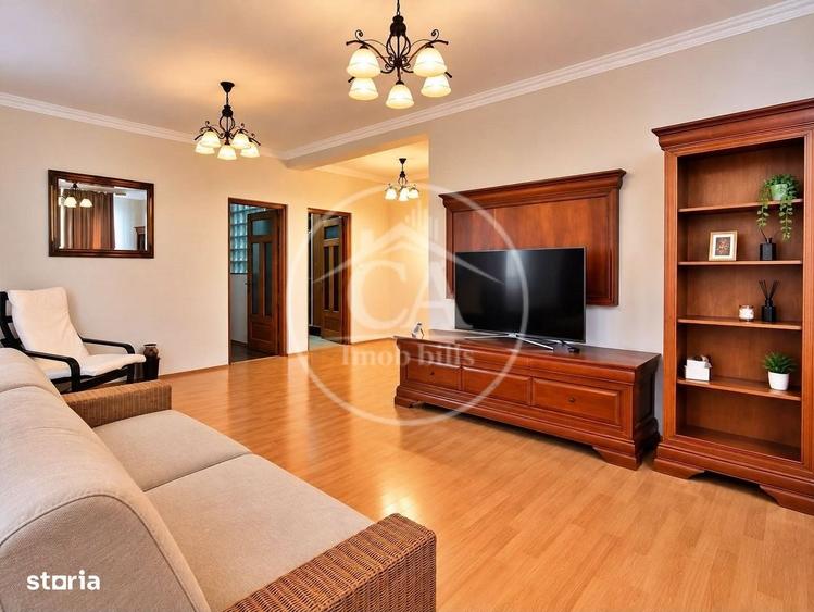 Apartament cu 4 camere decomandat în Sânmartin