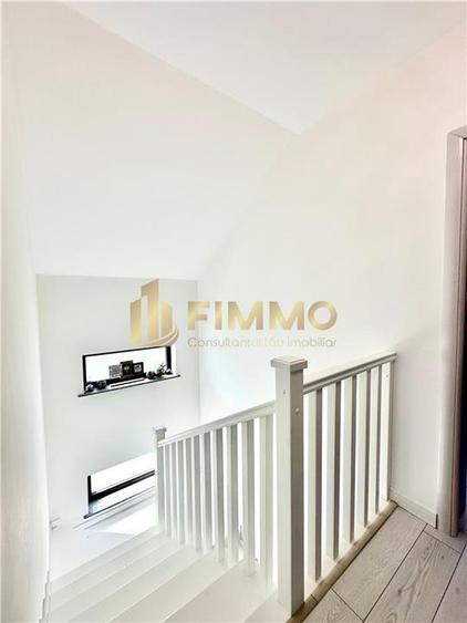 Casă individuală cu 5 camere cu Teren 250 Mp în Est