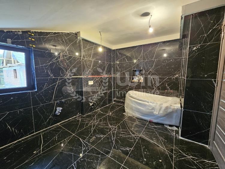 Casă individuală cu 5 camere cu Canalizare în Jucu de Sus