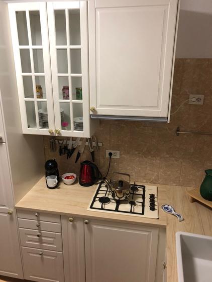 Apartament cu 3 camere decomandat, mobilat în P-ța Romană