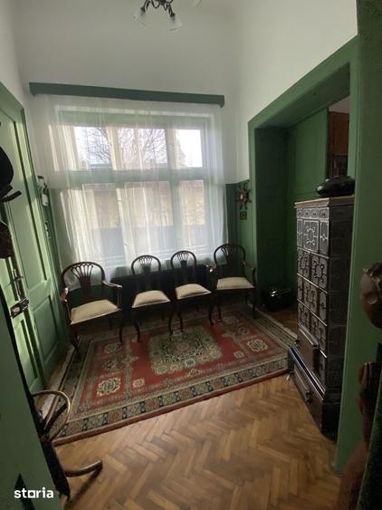 Casă cu 6 camere cu Teren 218 Mp în Central