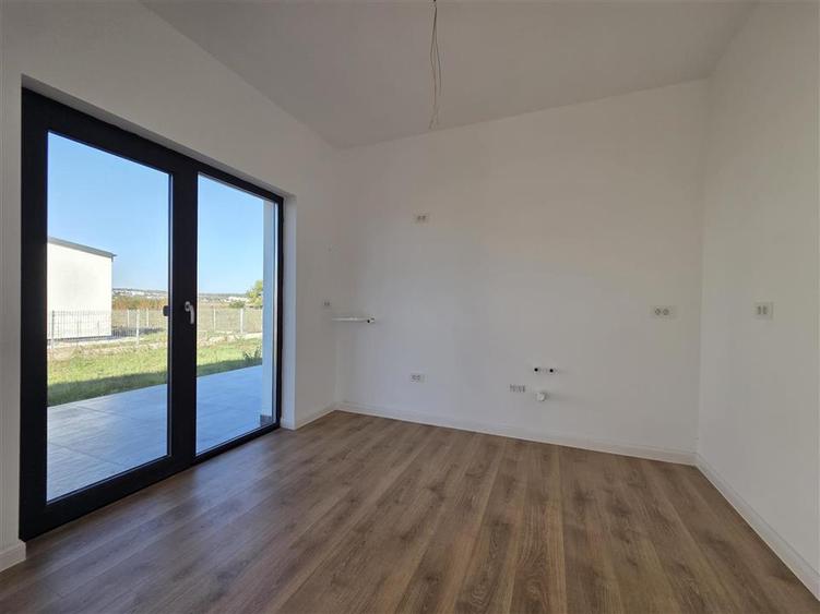 Casă cu 4 camere cu Teren 520 Mp în Miroslava