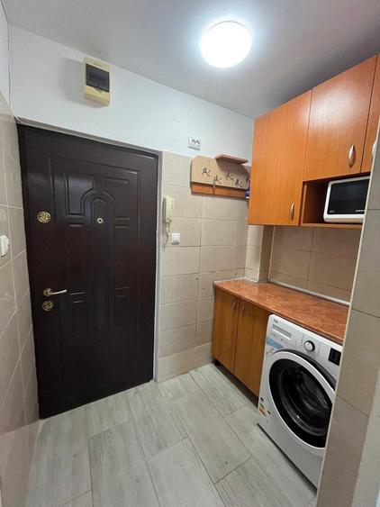 Garsonieră decomandată în Iris