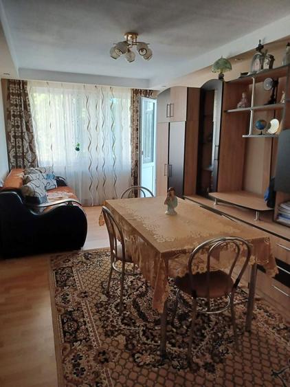 Apartament cu 2 camere decomandat în Moroasa 1