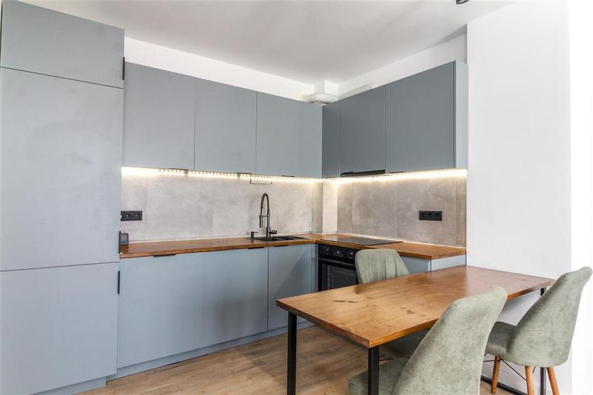 Apartament cu 2 camere semidecomandat, mobilat în Mărăști
