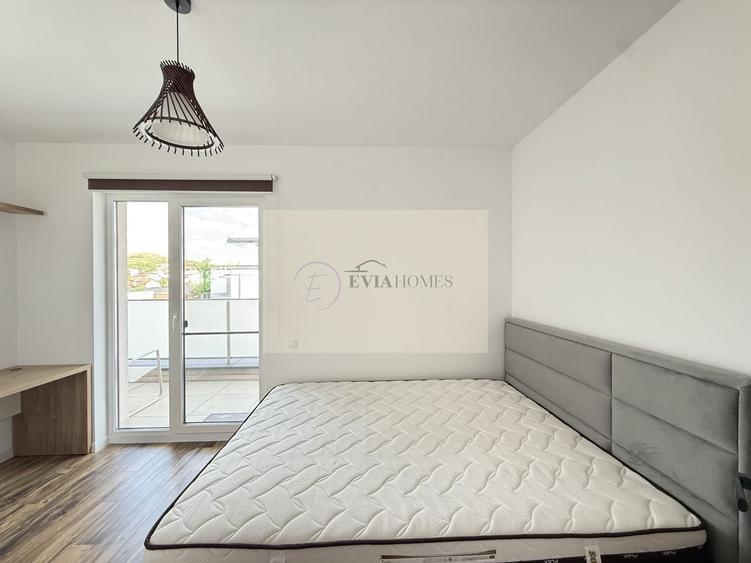 Apartament cu 3 camere semidecomandat, mobilat în Borhanci