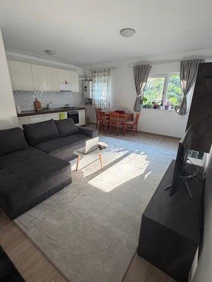 Apartament cu 2 camere decomandat în Ghiroda
