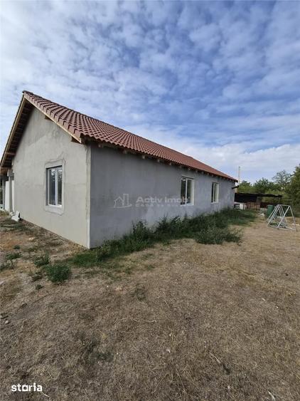 Casă cu 3 camere cu Teren 350 Mp în Variaș