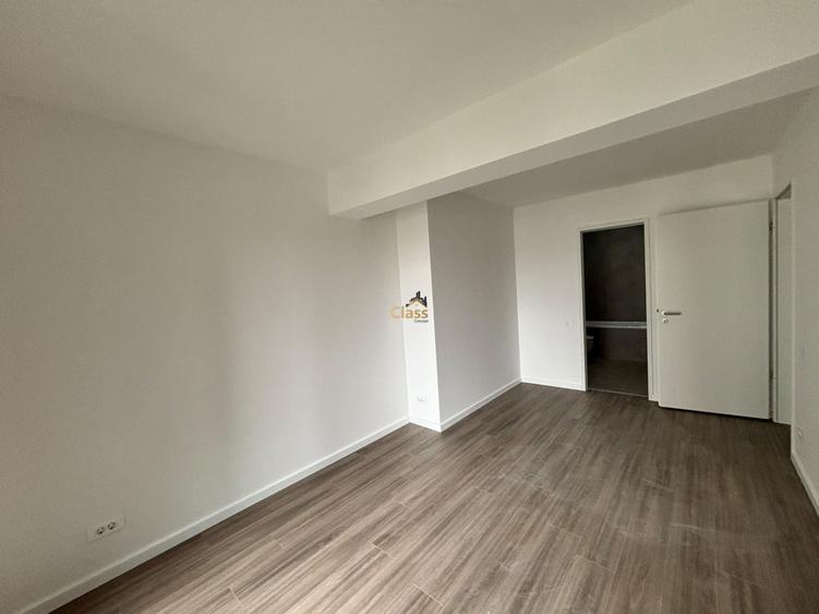Apartament cu 3 camere semidecomandat în Semicentral
