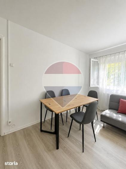 Apartament cu 3 camere semidecomandat în Bucovina