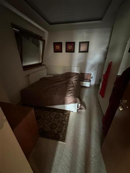 Apartament cu 3 camere semidecomandat, mobilat în Tineretului