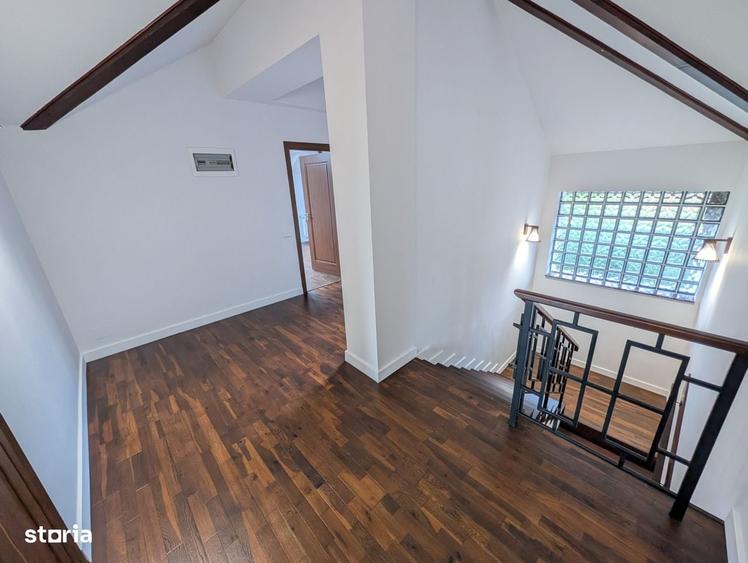 Casă cu 4 camere în Odăile