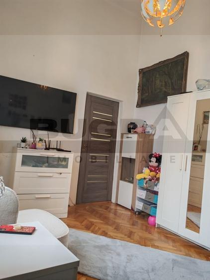 Apartament cu 3 camere semidecomandat, mobilat în Central