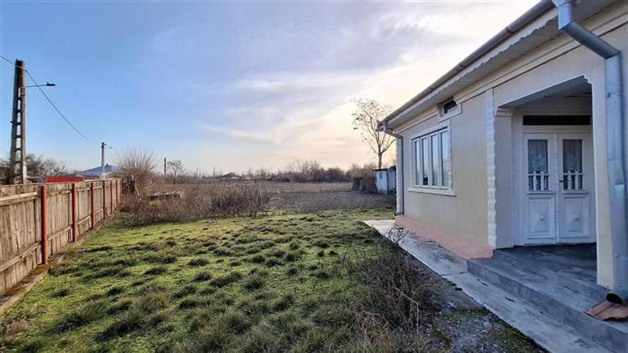Casă individuală cu 6 camere cu Teren 3118 Mp în Măicănești