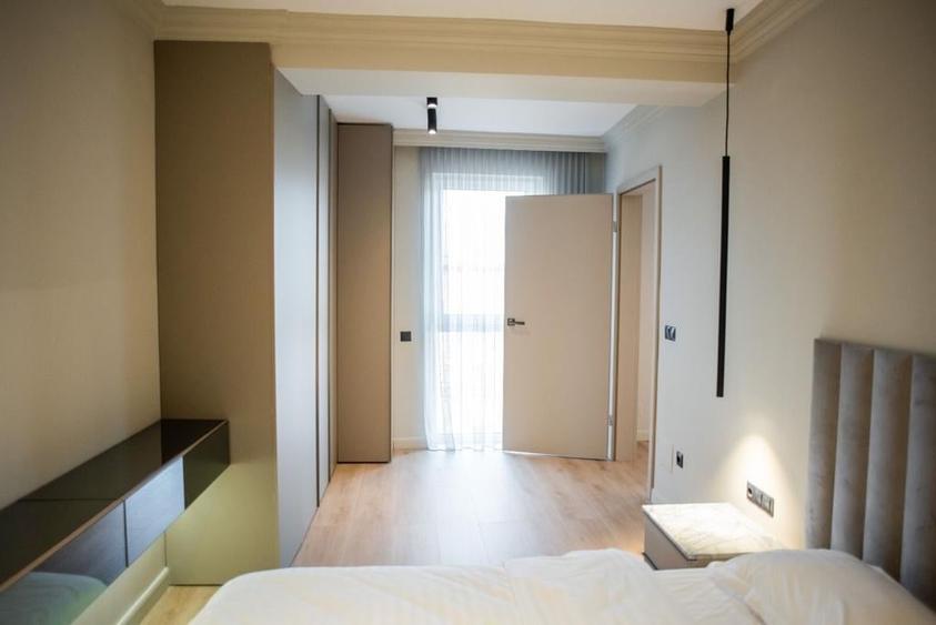 Apartament cu 2 camere semidecomandat, mobilat în Central