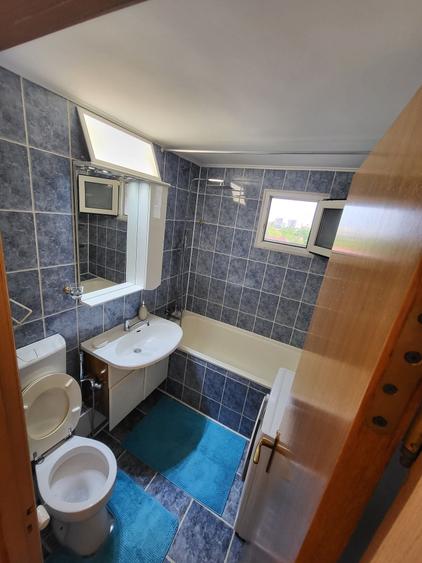 Apartament cu 3 camere semidecomandat în Ghencea