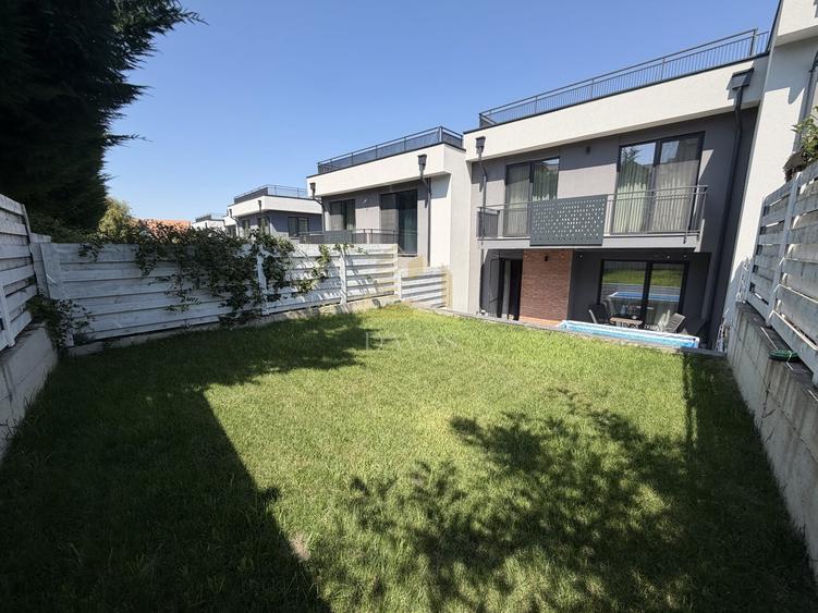 Casă individuală cu 4 camere cu Garaj în Borhanci