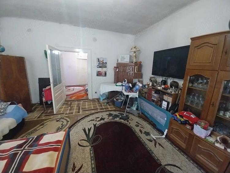 Casă cu Teren 1280 Mp în Central