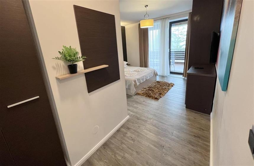 Apartament cu 4 camere decomandat, mobilat în Poiana Brașov