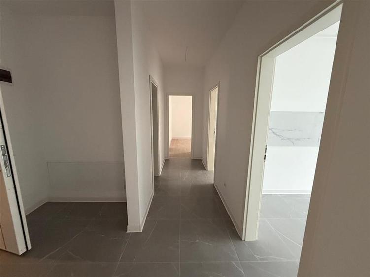 Apartament cu 3 camere decomandat în Nord