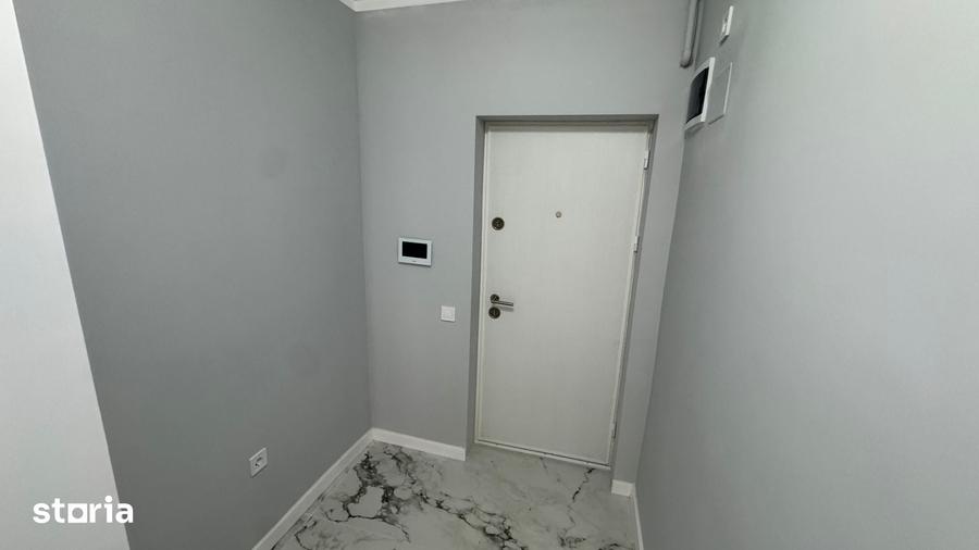 Apartament cu 3 camere decomandat în Cristian