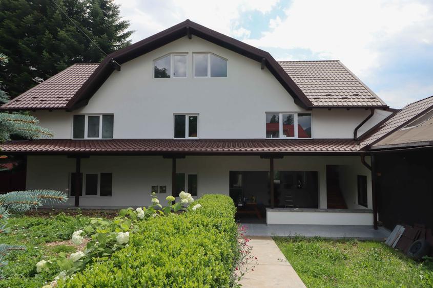 Casă individuală cu 8 camere cu Canalizare în Zamora