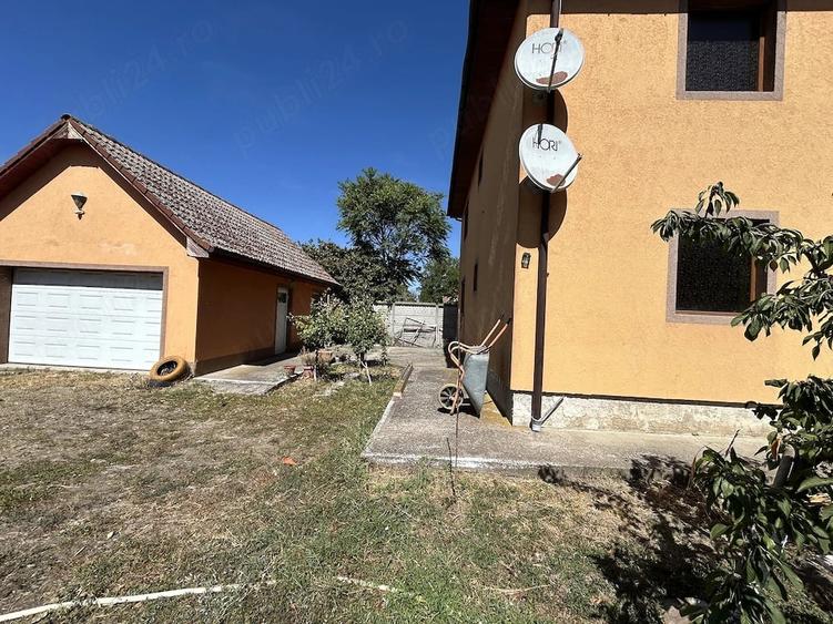 Casă cu 4 camere cu Teren 1812 Mp în Central