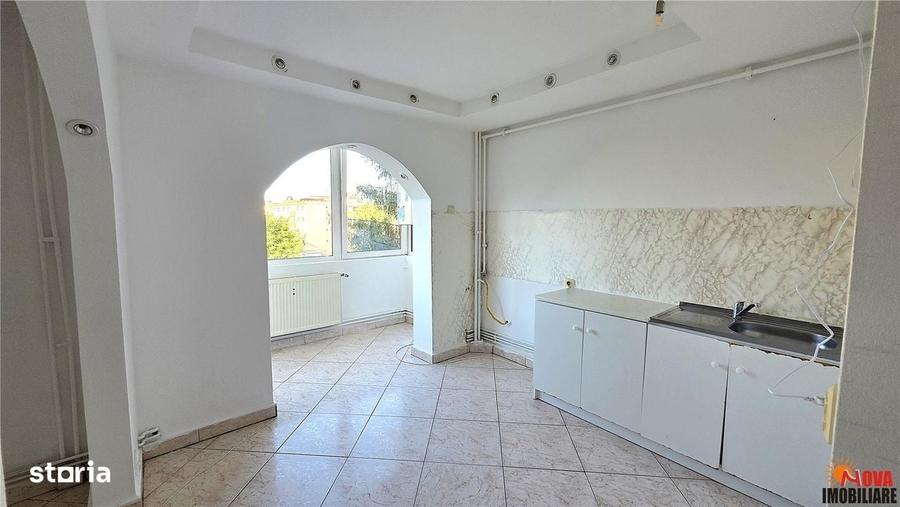 Apartament cu 2 camere decomandat în Triaj