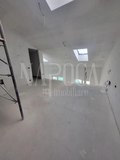 Penthouse cu 2 camere decomandat în Central