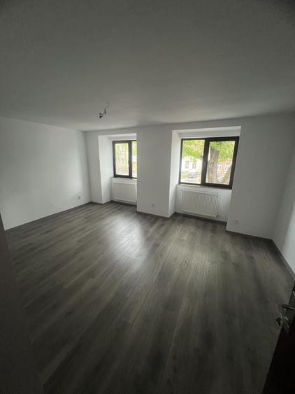 Apartament cu 2 camere decomandat în Independenței