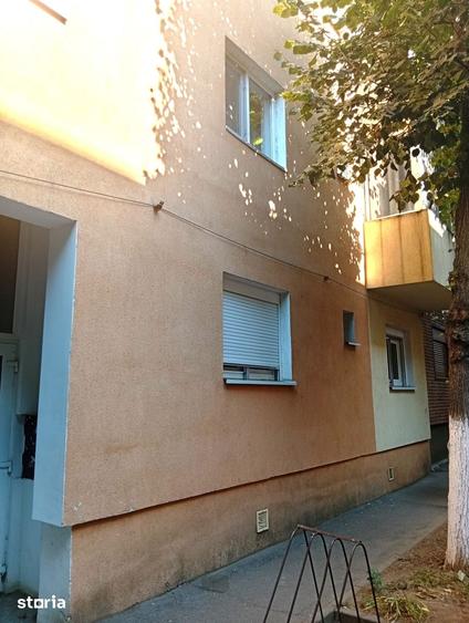Apartament cu 2 camere semidecomandat în Micălaca