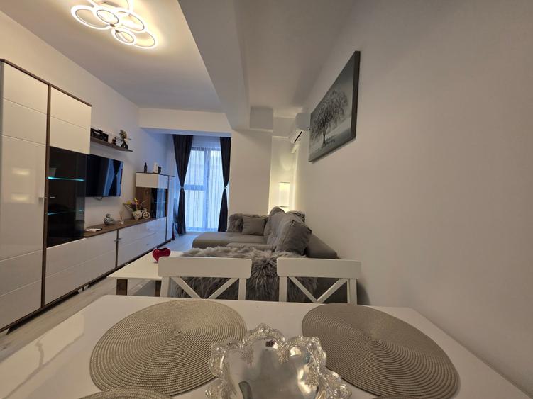 Apartament cu 2 camere decomandat în Central