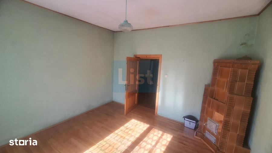 Casă cu 6 camere cu Teren 1500 Mp în Schela