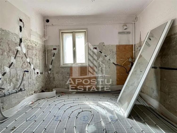 Apartament cu 3 camere decomandat în Dâmbovița