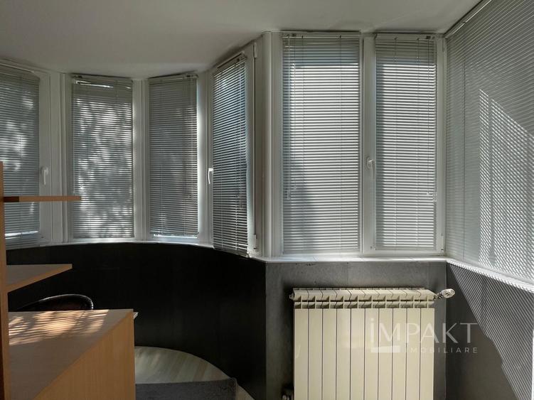 Apartament cu 3 camere semidecomandat, mobilat în Plopilor