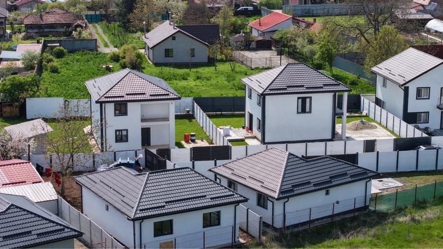 Casă cu 3 camere în Moara Domnească