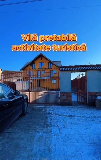 Casă individuală cu 12 camere cu Teren 568 Mp în Cristian