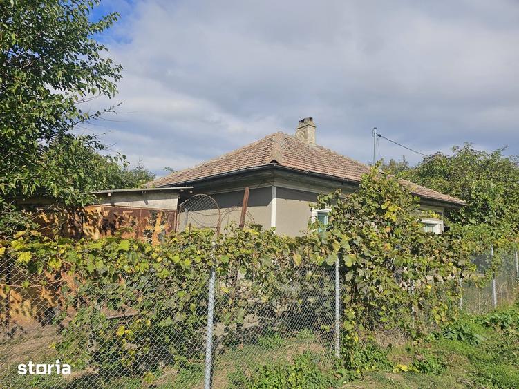 Casă cu 4 camere cu Teren 470 Mp în Copou