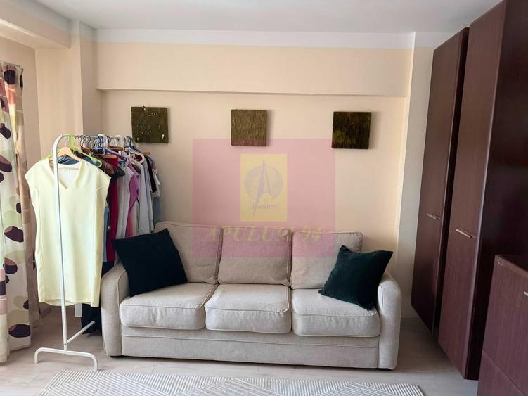 Apartament cu 4 camere decomandat în Decebal