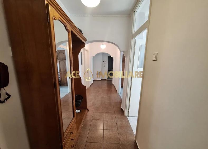 Apartament cu 3 camere decomandat, mobilat în Dristor