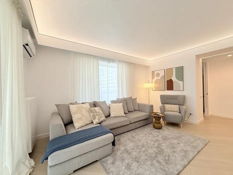 Apartament cu 3 camere decomandat în Pipera