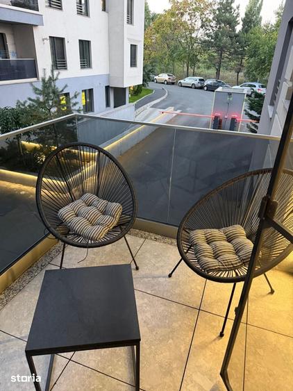 Apartament cu 3 camere în Văcăresti