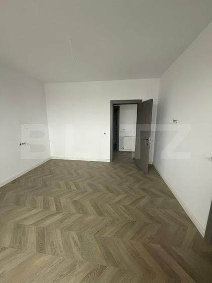 Apartament cu 3 camere decomandat în Micro 6